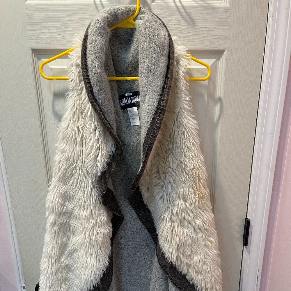 Natalia Romano. O/S. Fuzzy Draped Vest